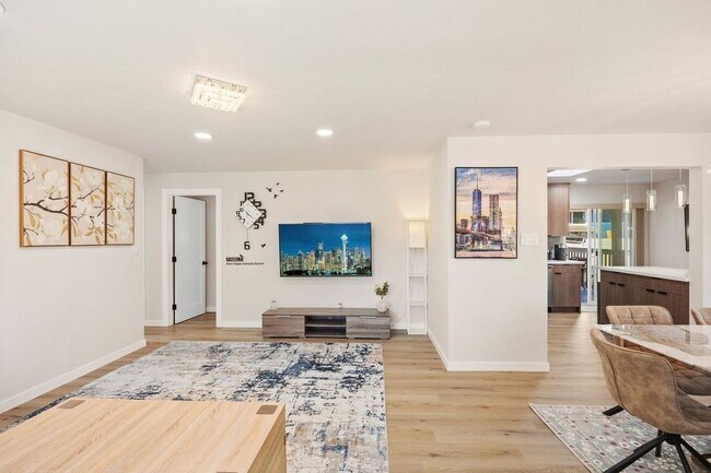 Building Photo - 11405 14th Ave SW