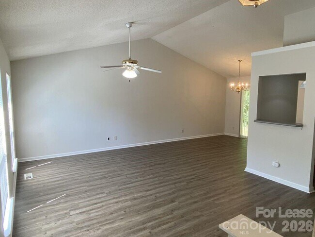 Building Photo - 3122 Periwinkle Ct