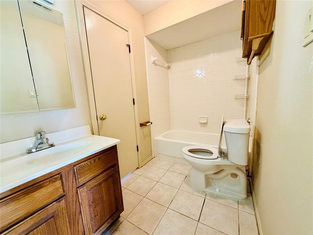 Building Photo - 2220 College Pkwy