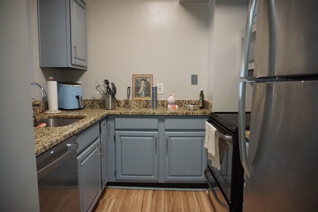 Building Photo - 1200 Braddock Pl