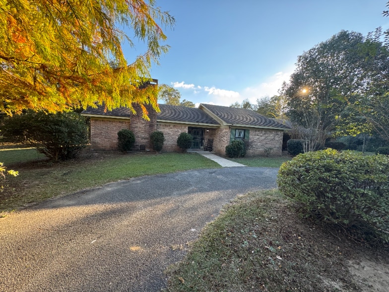 Primary Photo - 10401 Northhill Ct