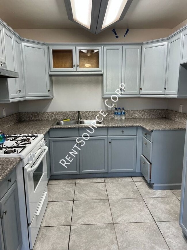 Building Photo - 38728 17th St E