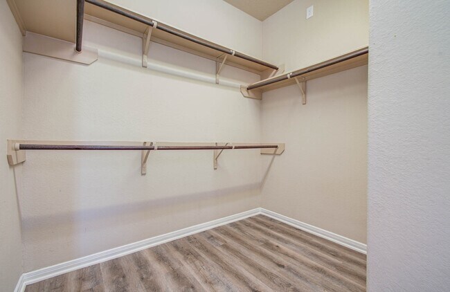 Building Photo - 11702 Eagle Ridge Dr