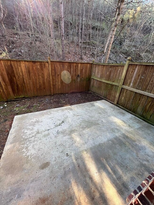 Building Photo - Townhome For Rent In Hoover!!! Available to View Now!