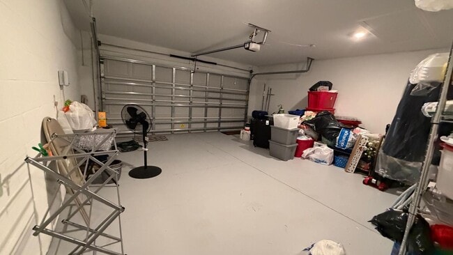 Building Photo - Beautiful 3 bed 2 bath Home - Unfurnished