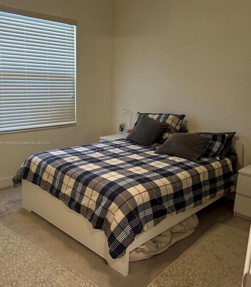 Building Photo - 7855 NW 104th Ave