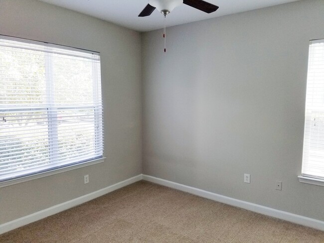 Building Photo - Legacy- 2 Bedroom, 2 Bathroom- 1075 sqft