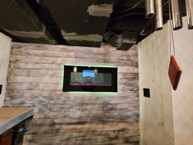 Building Photo - Beautiful and Spacious 3BR 2BA Home w/ Remodeled Kitchen • Patio & Fenced Yard in St. Matthews