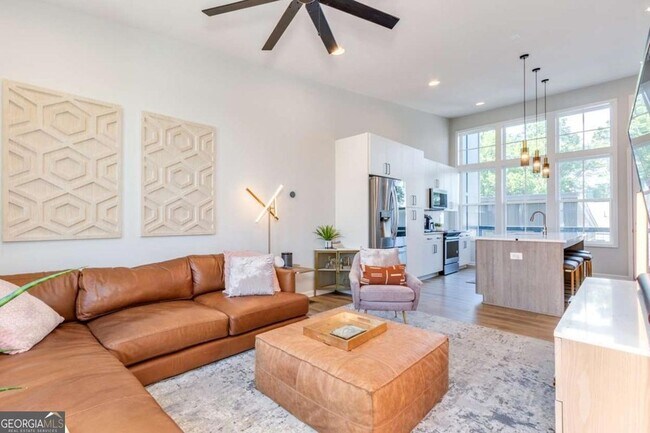 Building Photo - 912 Brees Ct