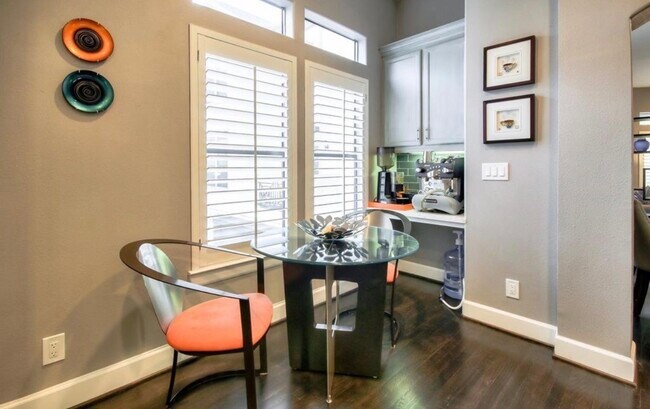 Building Photo - 5408 Rose St