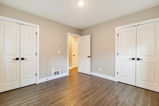 Building Photo - Newly Renovated and Modern 2BR Apartments ...