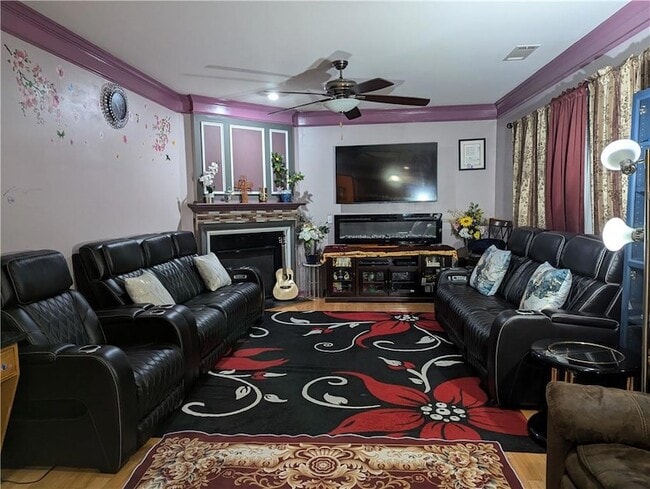 Building Photo - 815 Earlham Dr