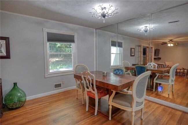 Building Photo - 1285 Willivee Dr