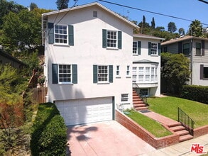 Building Photo - 2547 Canyon Dr