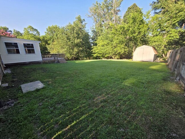 Building Photo - 212 Stratford Dr