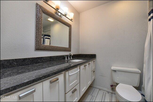 Building Photo - 6209 Heath Way