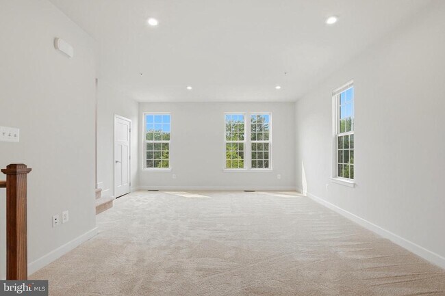 Building Photo - 9623 Tall Oaks Rd