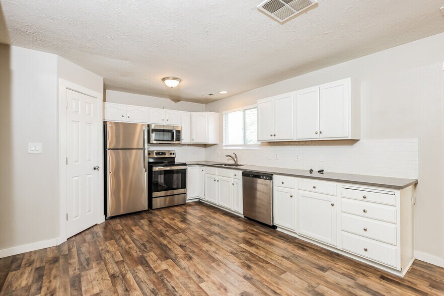 Building Photo - 3056 W 1010 N