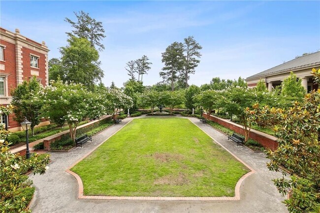 Building Photo - 432 Burton Dr