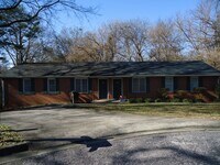 Building Photo - Quiet Neighborhood in Downtown Douglasville