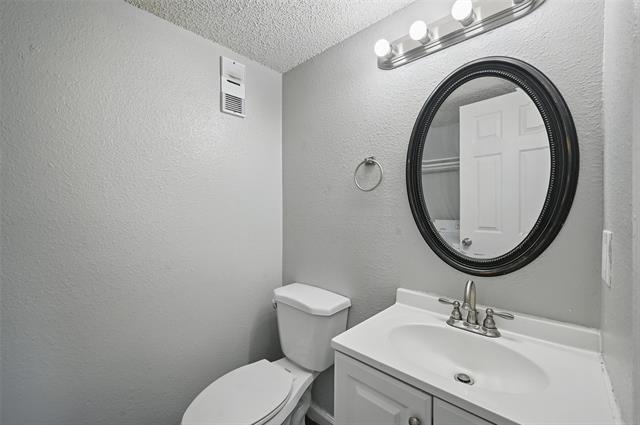 Building Photo - 3048 Tudor Ln