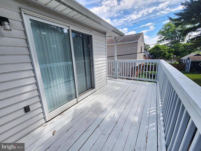 Building Photo - 615 Wallerson Rd