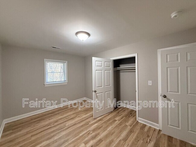 Building Photo - 2416 Owen St