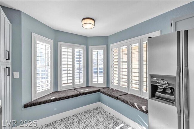 Building Photo - Updated Single Story, 2 Bedroom Home in De...