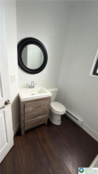 Building Photo - 202 E Hamilton St