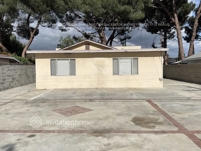 Building Photo - 7349 Cartwright Ave