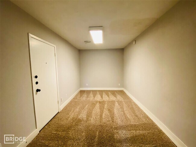 Building Photo - 4414 Burkegate Dr