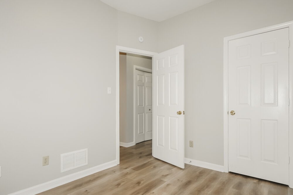 Building Photo - 8170 Timber Knoll Ln