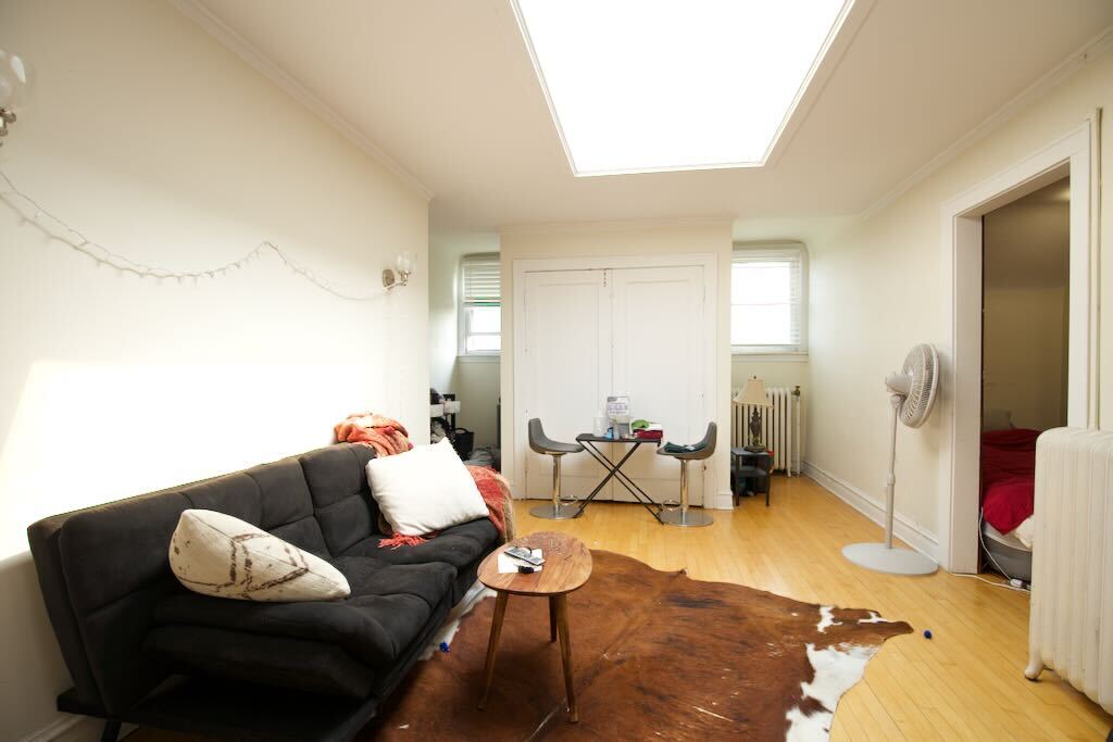 Building Photo - 733 Elm