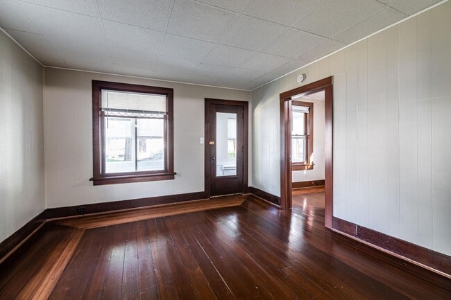 Building Photo - Northside Home with Yard & Garage