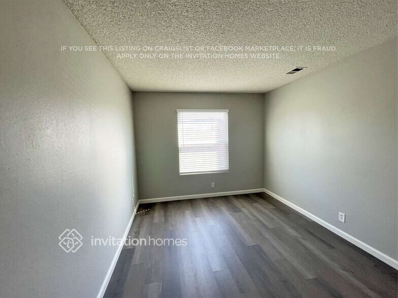 Building Photo - 223 Gypsum Dr