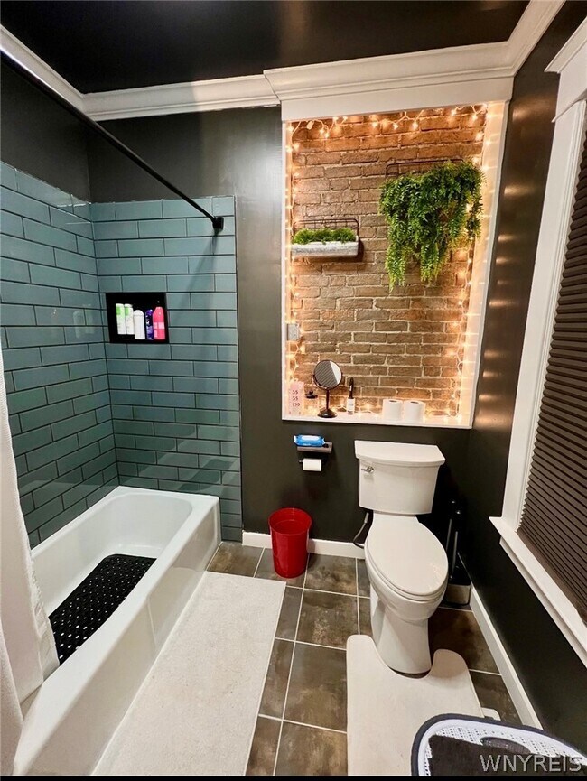 Building Photo - 25 Whitney Pl