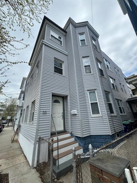 Building Photo - 33 Magnus Ave