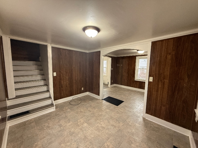 Building Photo - 1324 Kenwood Ave