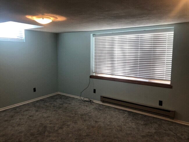 Building Photo - 1405 NW Clifford St