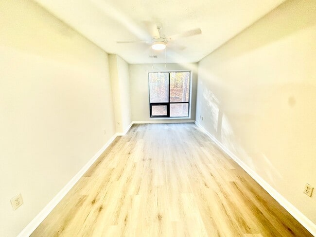 Building Photo - 211 Heritage Blvd