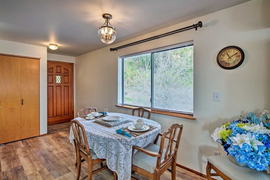 Dining Area - 3777 NE Bahia Vista Dr