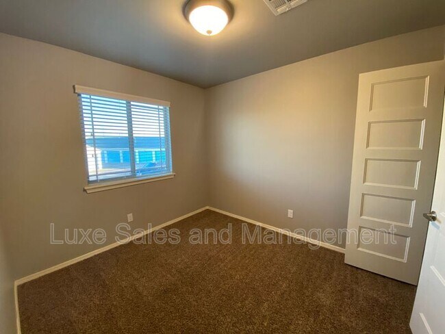 Building Photo - 6933 Mayberry Ln
