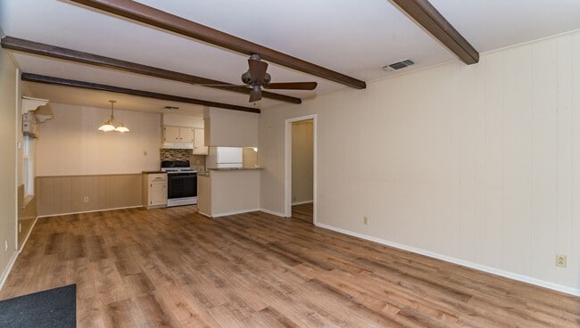 Building Photo - 3-BEDROOM IN SUNGATE, NORTH EAST ISD