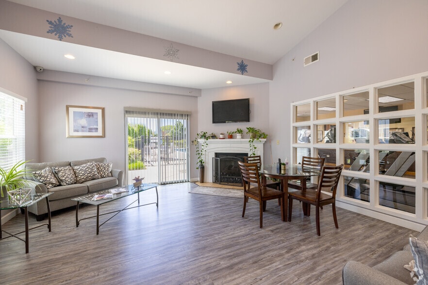 Lobby - Woodstone Village Apartments