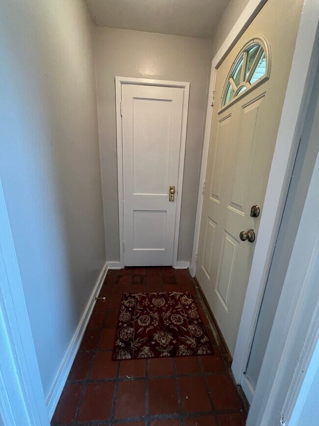 Building Photo - 1257 W 6th St