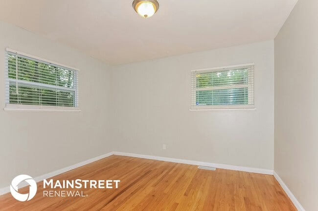 Building Photo - 330 Moule Dr