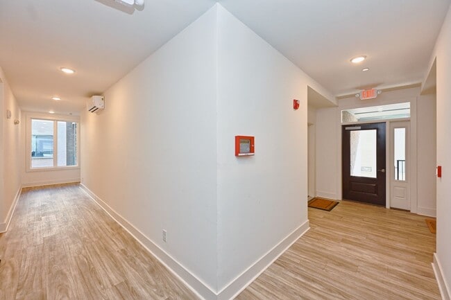 Building Photo - **2022-BUILT CONDO IN THE HEART OF WEDGEWOOD-HOUSTON WALKING DISTANCE TO GEODIS PARK**