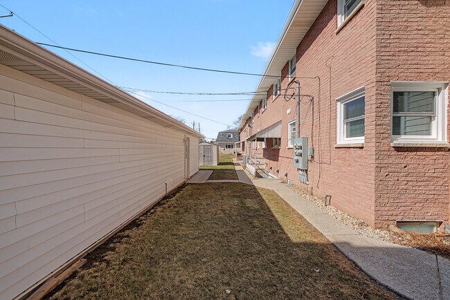 Building Photo - 11817 W North Ave