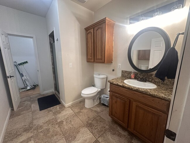 Building Photo - 469-922 Eternal Spring Way