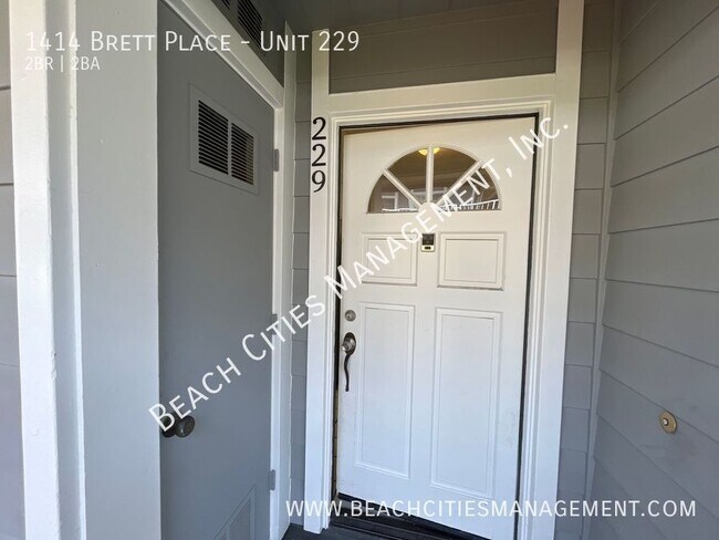 Building Photo - 1414 Brett Pl